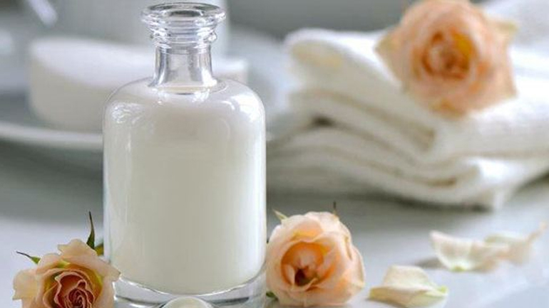 Φτιάξτε μόνες σας γαλάκτωμα σώματος από τσάι βοτάνων